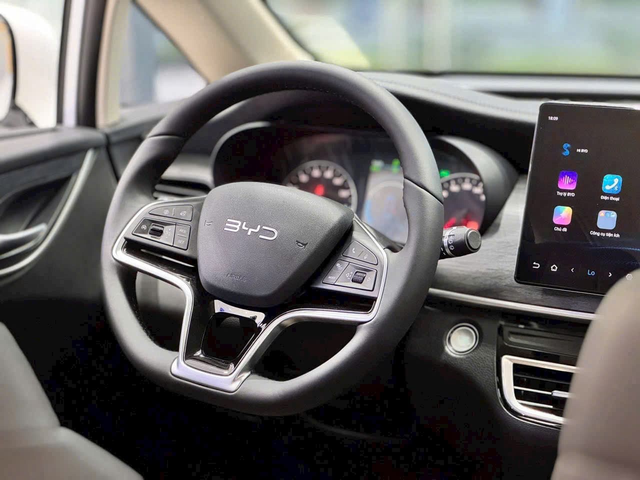 MÀN HÌNH XOAY 90 độ, CAMERA 360 độ soi gầm , tích hợp Apple carlay và android auto 
