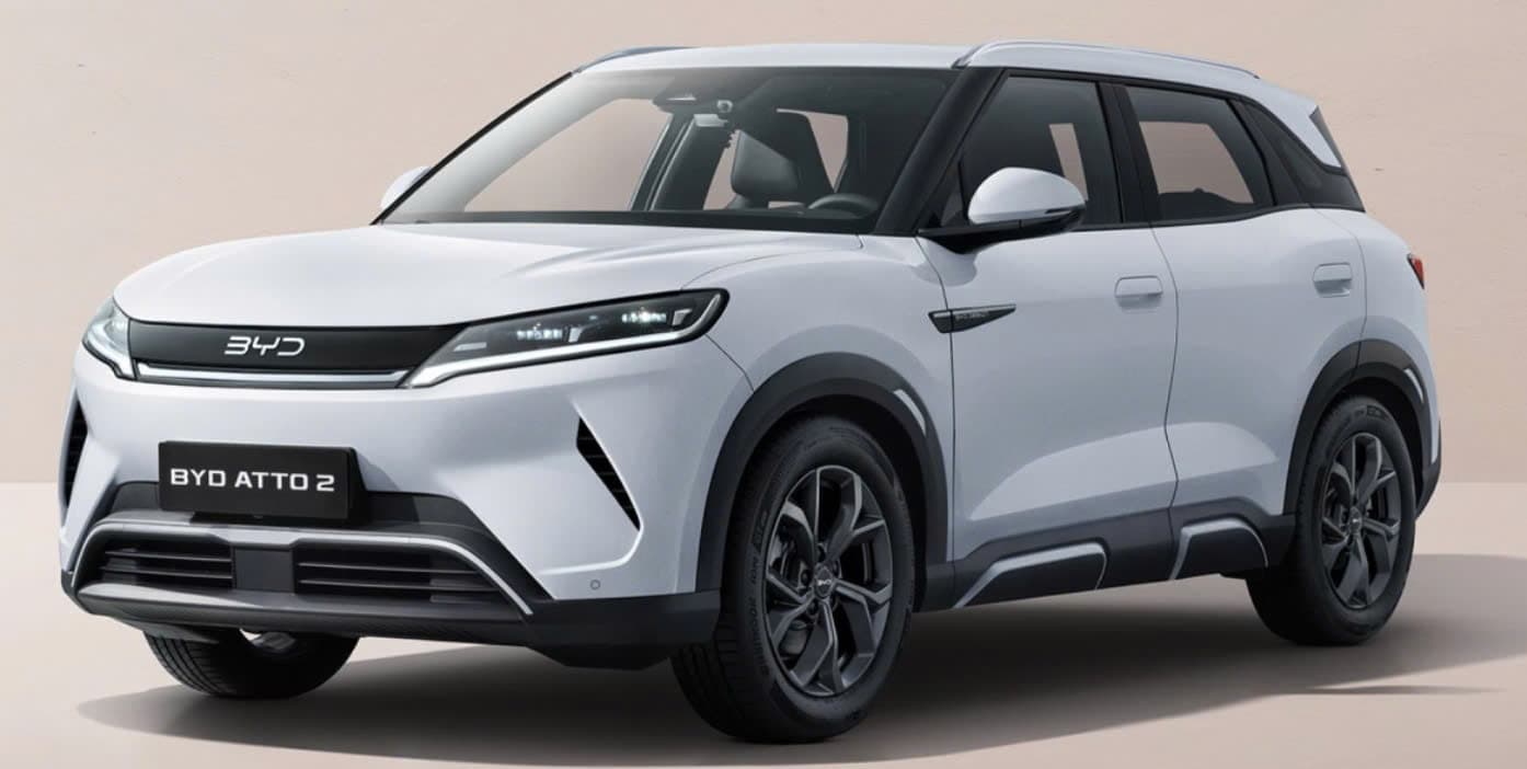 hiết kế SUV đô thị hiện đại, nhỏ gọn, dễ xoay trở nhưng vẫn có không gian nội thất rộng rãi nhờ chiều dài cơ sở 2.620 mm. 🔋 Pin Blade Battery nổi tiếng về độ an toàn, bền bỉ, kết hợp công nghệ Cell-to-Body (CTB) giúp tăng độ cứng thân xe và khả năng vận hành ổn định. ⚡ Vận hành mượt mà với mô-tơ điện 174 mã lực, mô-men xoắn 290 Nm, tăng tốc 0–100 km/h trong khoảng 8,3 giây. 📱 Trang bị công nghệ hiện đại như màn hình xoay thông minh, Apple CarPlay/Android Auto không dây, trợ lý giọng nói tiếng Việt và sạc không dây. 🌿 Tiết kiệm chi phí sử dụng, tầm hoạt động khoảng 380 km (NEDC), phù hợp nhu cầu di chuyển hằng ngày trong đô thị và các chuyến đi ngắn.